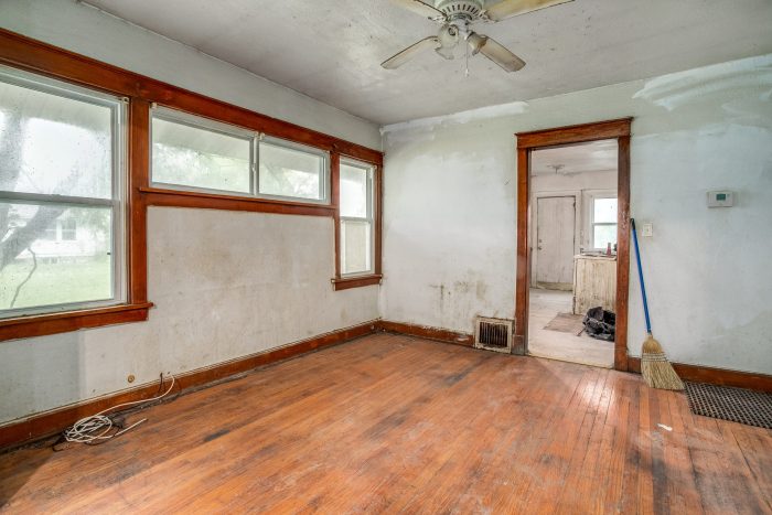 6627 BrooklynAve (10 of 21)